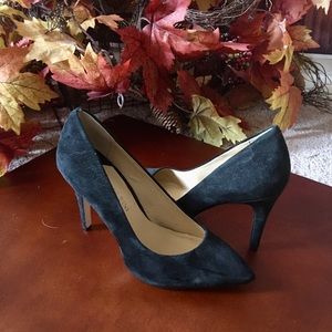 *NWOT* Gianni Bini Sz 6.5 Black Velvet Heels